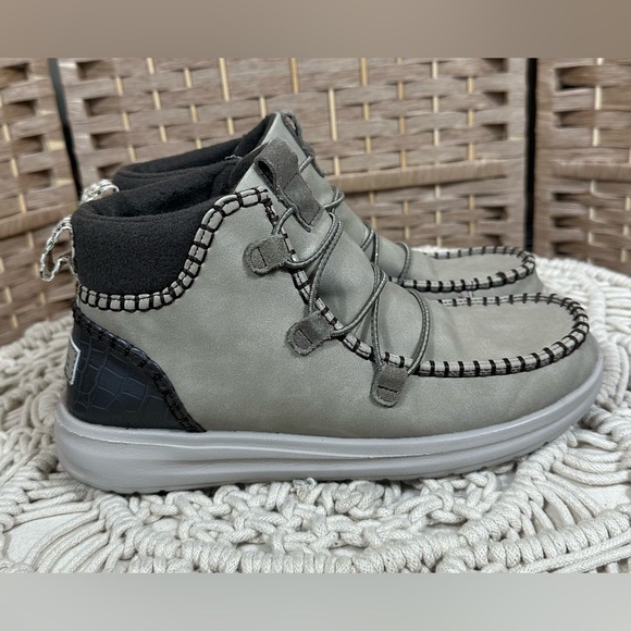 Hey Dude Women’s Eloise Recycled Leather Oak Boot Shoes - Size 9 - Picture 5 of 9